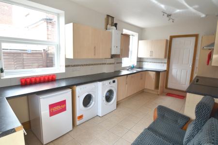 5 bed student house to rent on (5 Bed) Melton Road, Nottingham, NG2