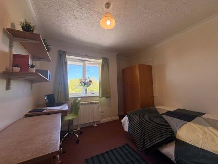 Two Bedroom Deluxe 2 bed student flat to rent on Station Road East, Canterbury, CT1