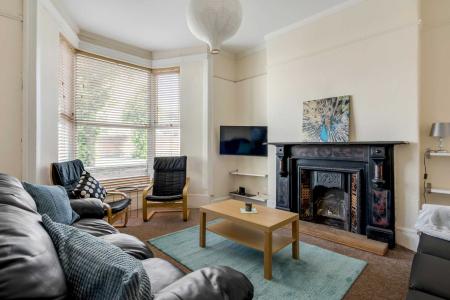 2 bed student house to rent on Gwydr Crescent, Swansea, SA2