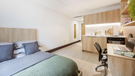 Silver Studio Student flat to rent on Newmarket Road, Cambridge, CB5