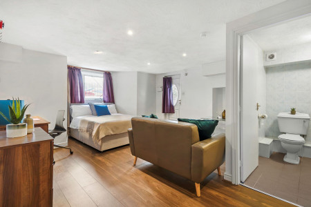 1 Bedroom Apartment