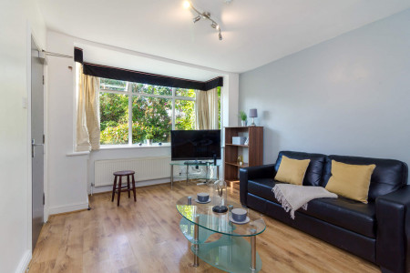 5 Bedroom Apartment