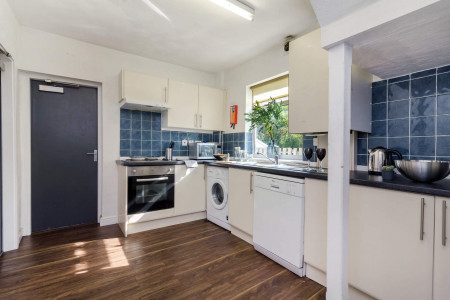 5 Bedroom Apartment