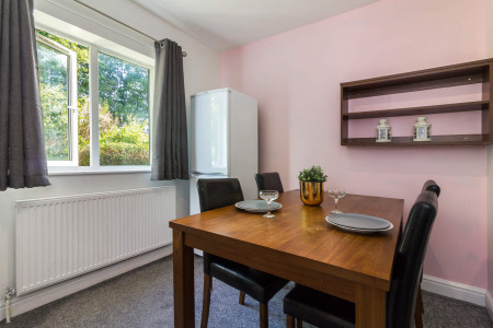 5 Bedroom Apartment