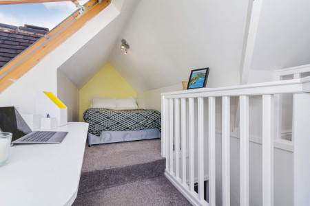 5 Bedroom Apartment