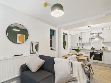 Double room 4 bed student flat to rent on Pulteney Road, Bath, BA2