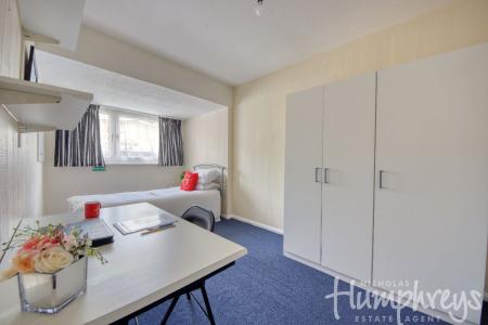 4 bed student house to rent on Mead Way, Canterbury, CT2