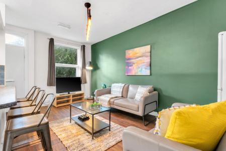 5 Bedroom Apartment