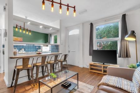 5 Bedroom Apartment