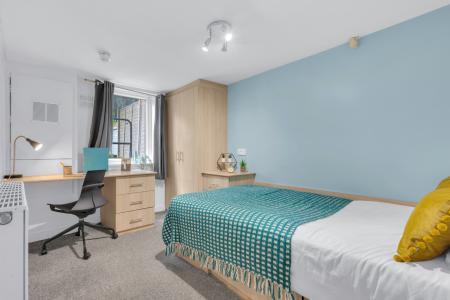 5 Bedroom Apartment