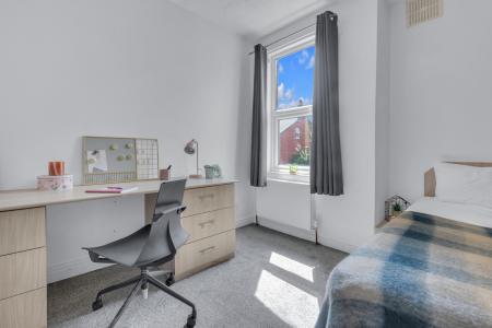 5 Bedroom Apartment