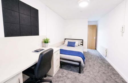 Deluxe Ensuite 4 bed student flat to rent on Mortimer St, Sheffield, S1