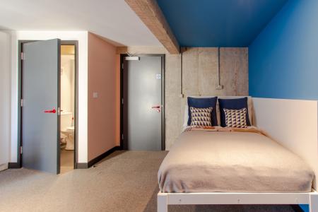 The Big Room 8 bed student flat to rent on Rhodes Street, Sheffield, S2