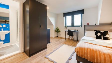 Premium Studio Student flat to rent on Lower Bristol Road, Bath, BA2