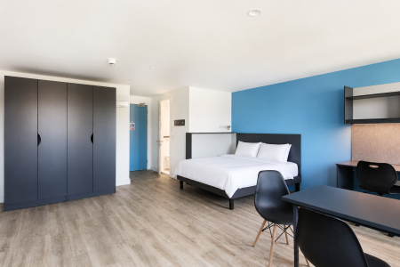 Deluxe Studio Student flat to rent on Lower Bristol Road, Bath, BA2