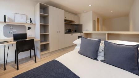 Deluxe Studio Student flat to rent on Canongate, Edinburgh, EH8