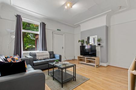 5 Bedroom Apartment