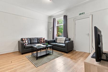 5 Bedroom Apartment