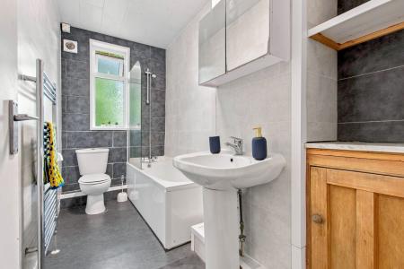 5 Bedroom Apartment