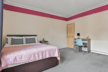 5 Bedroom Apartment