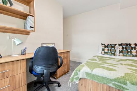 4 Bedroom Apartment
