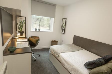 Essential En-suite 4 bed student flat to rent on Parham Road, Canterbury, CT1