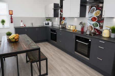 8 bed student house to rent on Oystermouth Road, Brynmill, Swansea, SA1