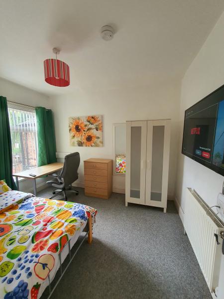 4 bed student house to rent on Walgrave Street, Hull, HU5