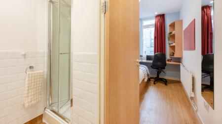 6 Bed Classic Ensuite 6 bed student flat to rent on Cowgate, Edinburgh, EH1