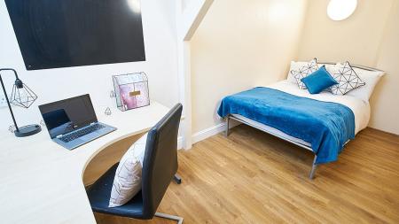 Silver Room 1 bed student flat to rent on Daisybank Villas, Manchester, M14