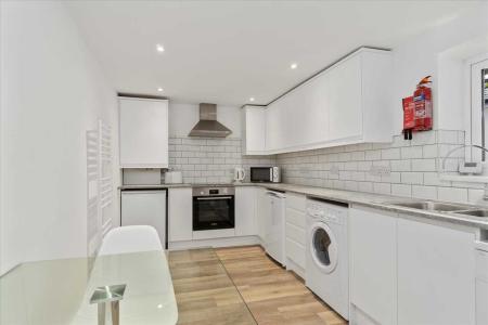 2 bed student house to rent on Flat A, 68 North Road East, Plymouth, PL4