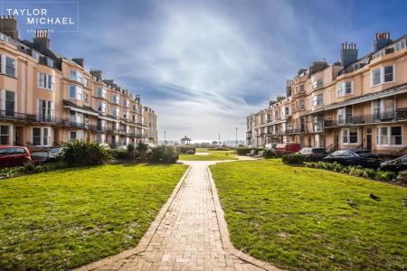 Student studio flat to rent on Bedford Square, Brighton, BN1