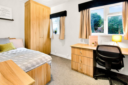 4 Bedroom Apartment
