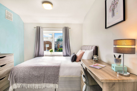 4 Bedroom Apartment