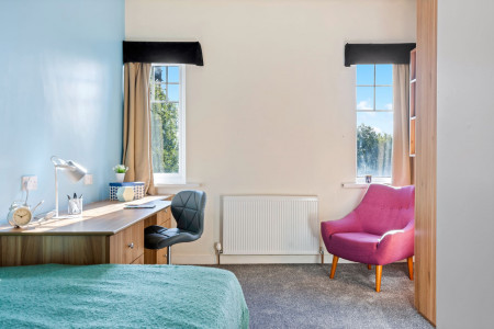 4 Bedroom Apartment