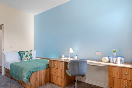 4 Bedroom Apartment