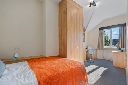 4 Bedroom Apartment