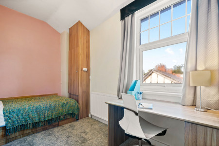 4 Bedroom Apartment