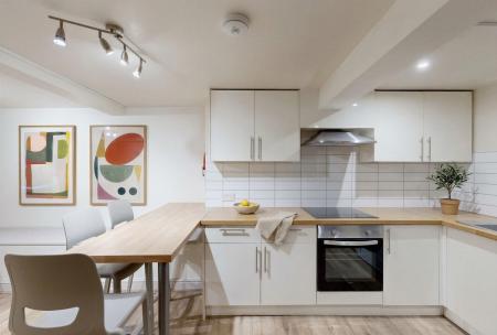 2 bed student house to rent on Otley Road, Leeds, LS16