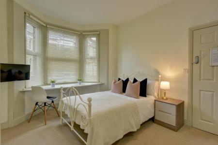 6 bed student house to rent on Park Road, Exeter, EX1