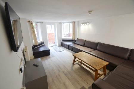 10 bed student house to rent on Amherst Road, Manchester, M14