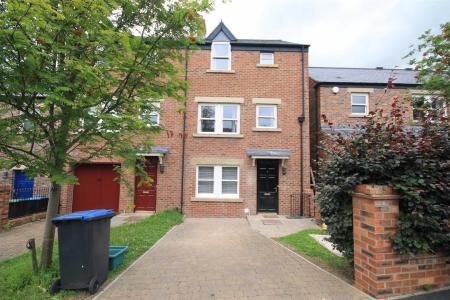 4 bed student house to rent on The Sidings, Durham, DH1