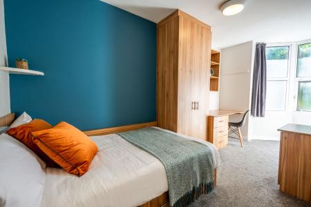 4 Bedroom Apartment