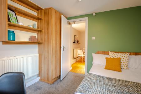 4 Bedroom Apartment