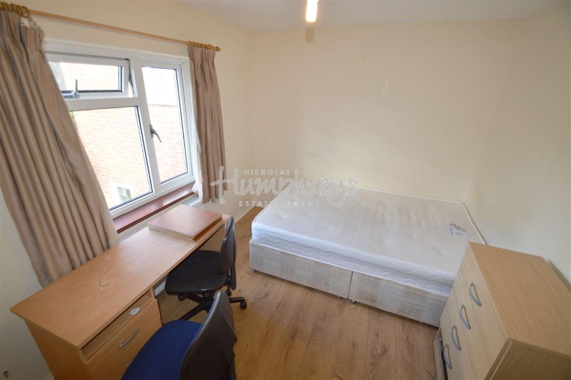 5 bed student house to rent on Gorse Close, Hatfield, AL10 9DW StuRents