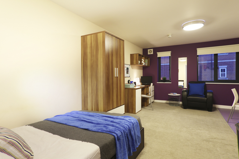 Deluxe Studio Kentish House student 1 bed flat to rent on Parham Road, Canterbury, CT1 1YN