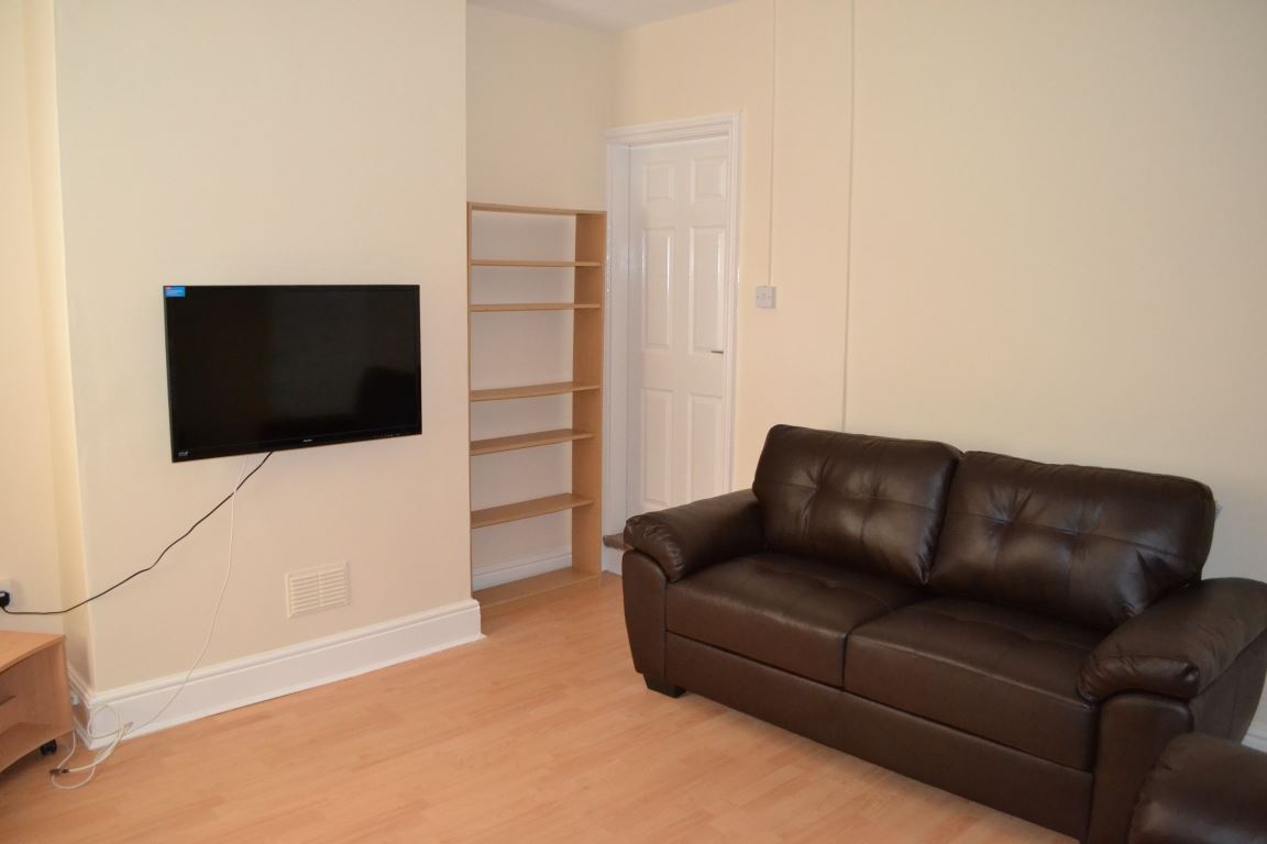 5 bed student house to rent on Etwall Street, Derby, DE22 3DW StuRents