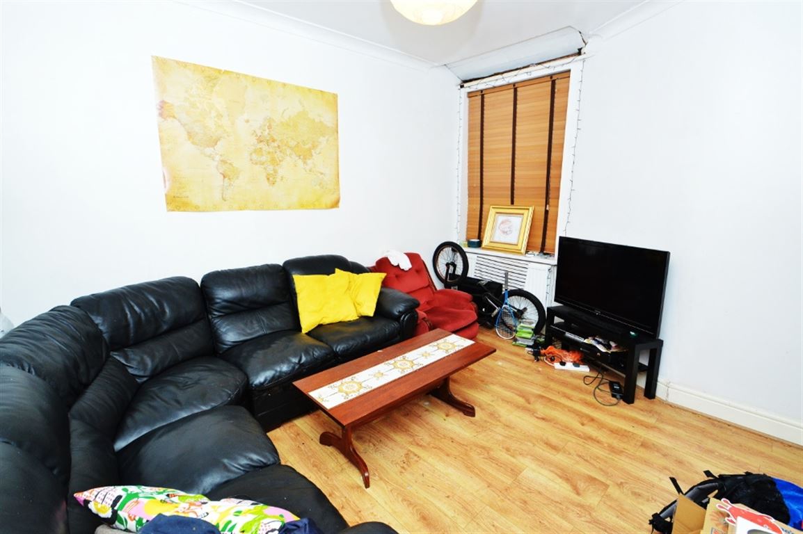 5 bed student house to rent on Standish Road, Manchester, M14 6NP