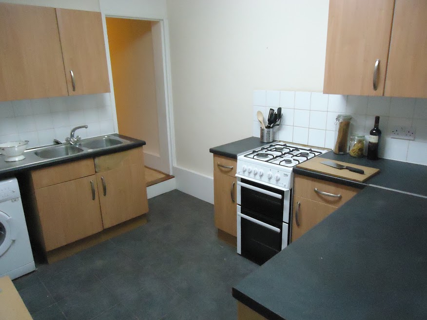 6 bed student house to rent on Sturry Road, Canterbury, CT1 1DF StuRents