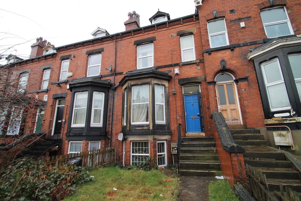 7 bed student house to rent on Moorland Avenue, Leeds, LS6 1AP StuRents